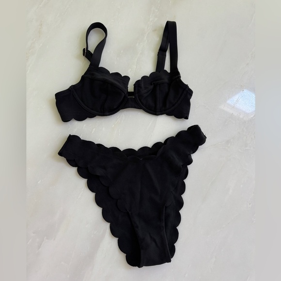 Victoria's Secret Black Scalloped Bikini - Picture 6 of 7
